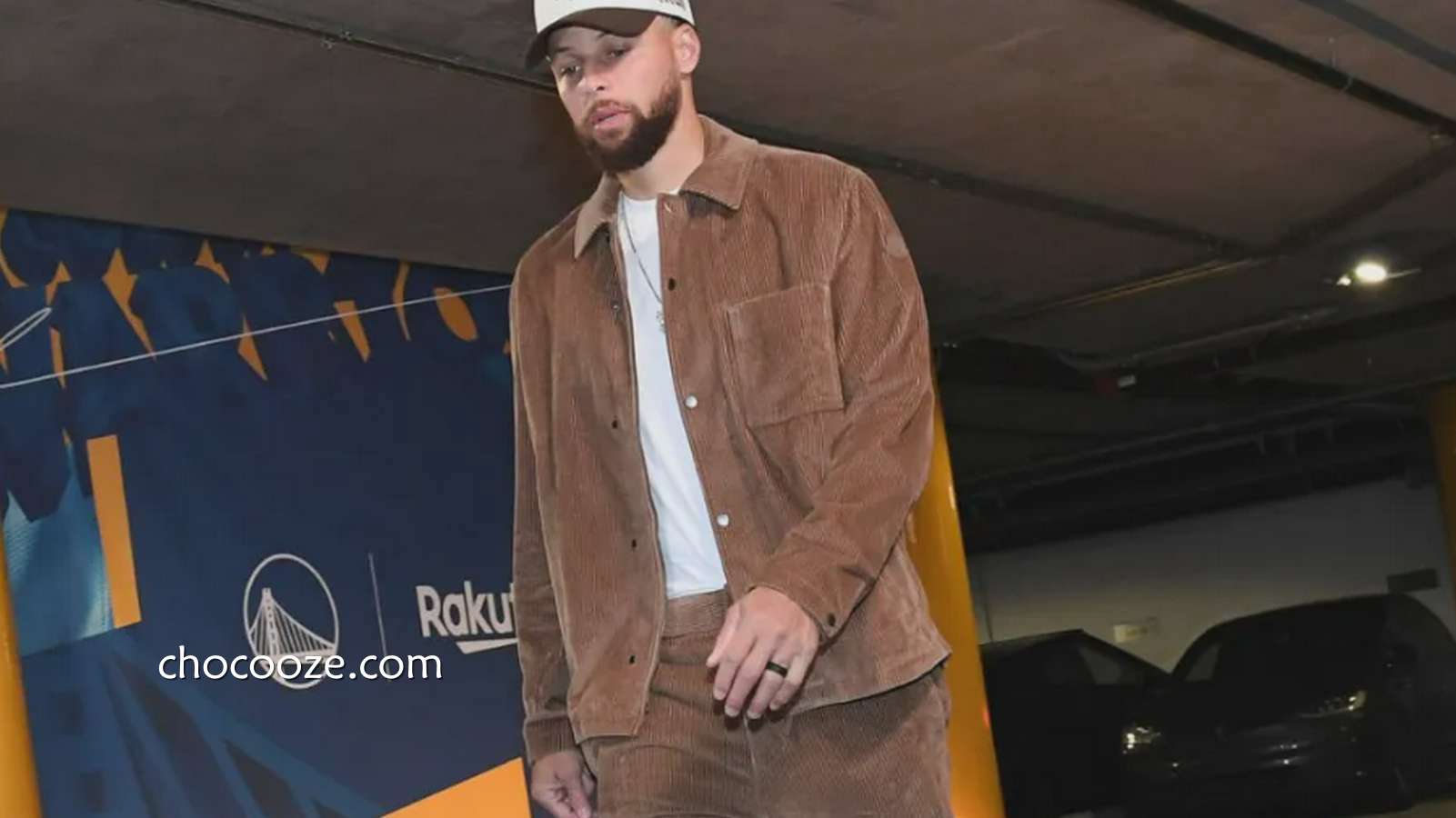 乐鱼体育专业分析:队记|库里亲承自己因右膝持续性伤势 复出时间还得再推迟一阵